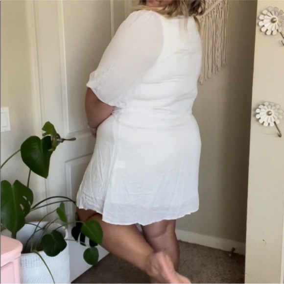 Bloomchic Shift Dress - Picture 4 of 4